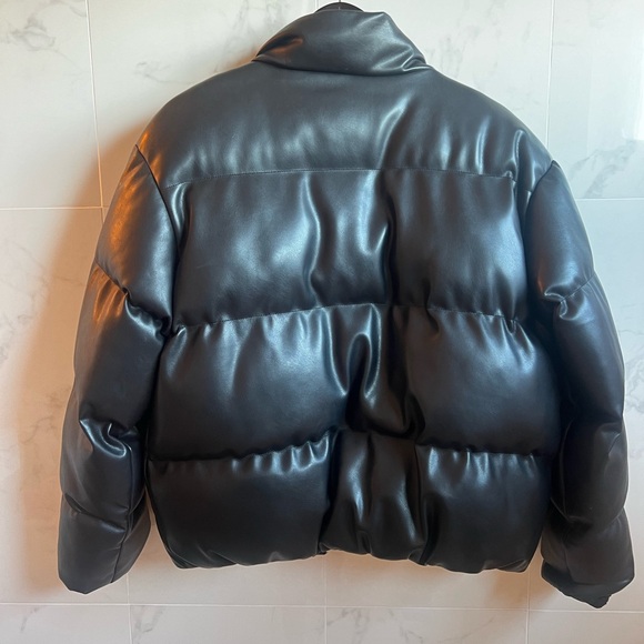 Velvet by Graham & Spencer Black leather puffer jacket women’s size small S - Picture 7 of 8